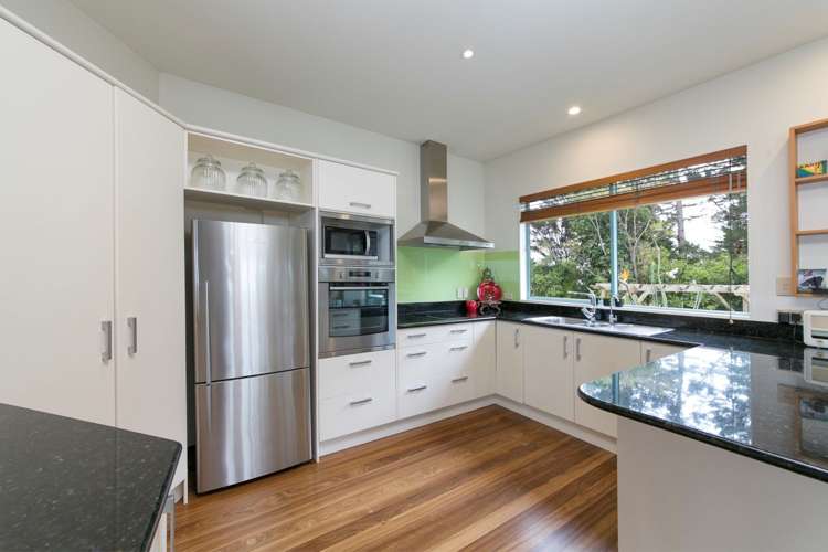 23 Sandys Parade Laingholm_8