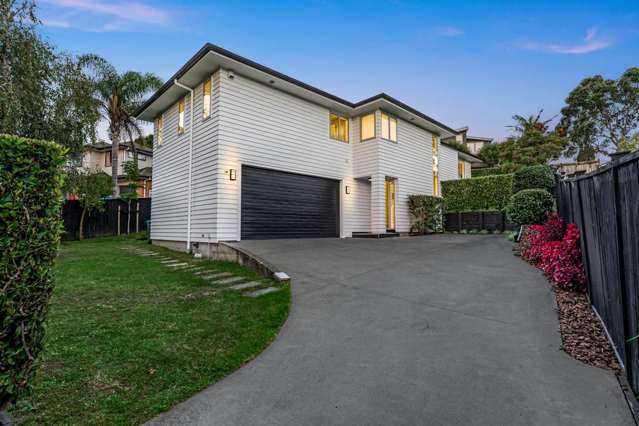 Spacious Family Living on 601m² – Glendowie Border