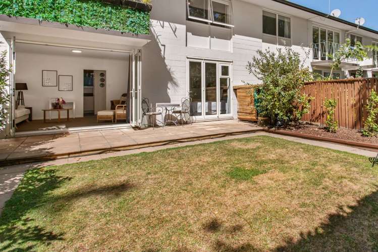 2/78 Holly Road Saint Albans_11