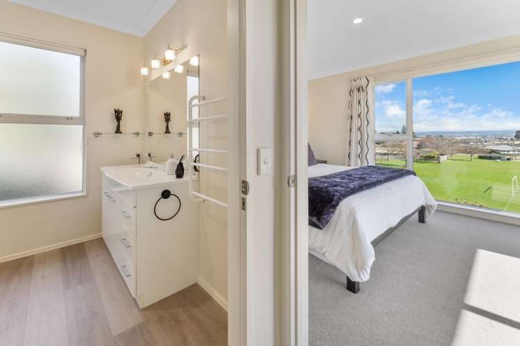 12 Wiltshire Place Stoke_17