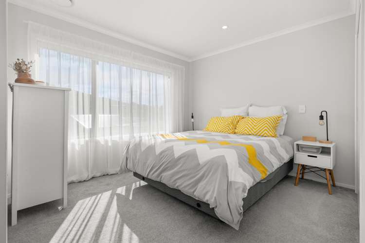 8 Hokioi Drive Kenepuru_12