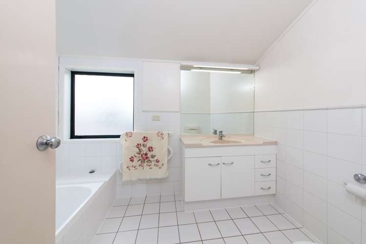 8/76 Galway Street Onehunga_18