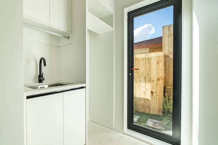 4 Woolley Avenue New Lynn_39