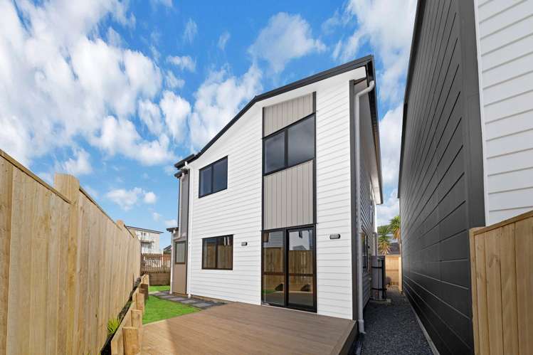 1/12 Sheralee Place Bucklands Beach_16