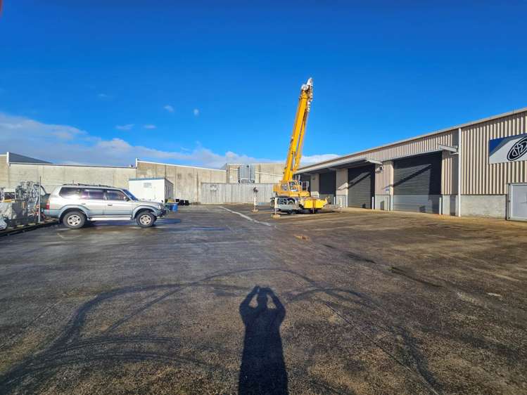 Unit B/94 Henderson Valley Road Henderson_5