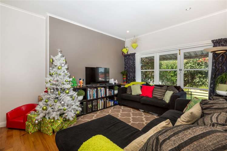 92a Lake Road Narrow Neck_11