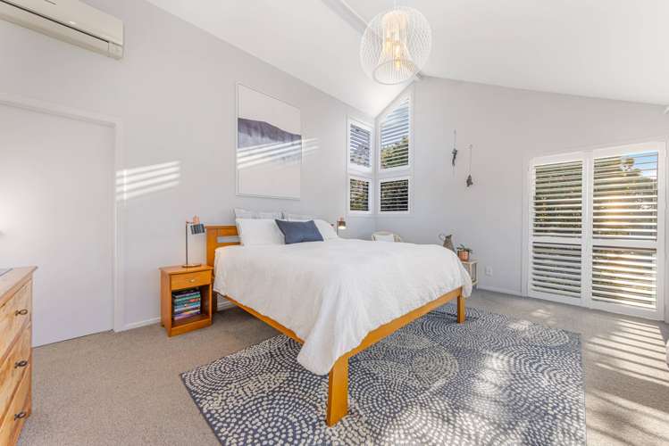 10 Coldham Crescent Saint Johns_11