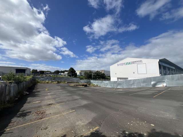 854sqm yard 300m from motorways