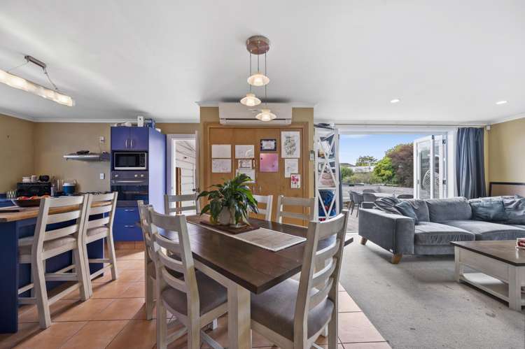 813 Oliphant Road Raureka_3