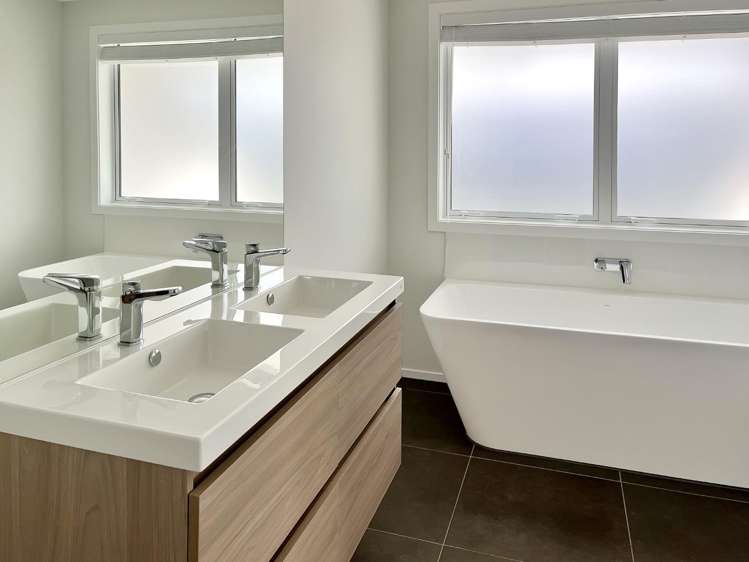 12 Bastille Court Rangatira Park_13