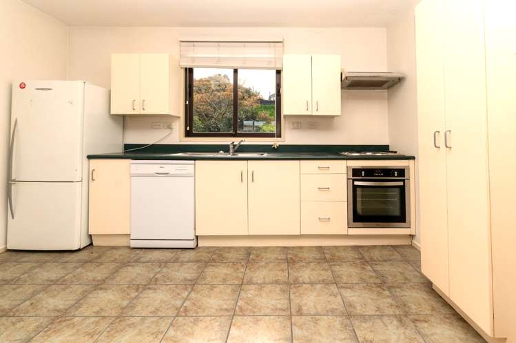 2/27 Rossmay Terrace Mount Eden_2