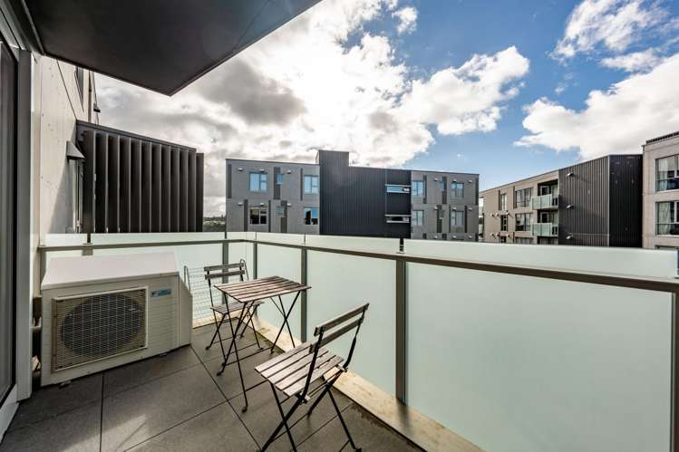 507/25 Don Mckinnon Drive Albany_9
