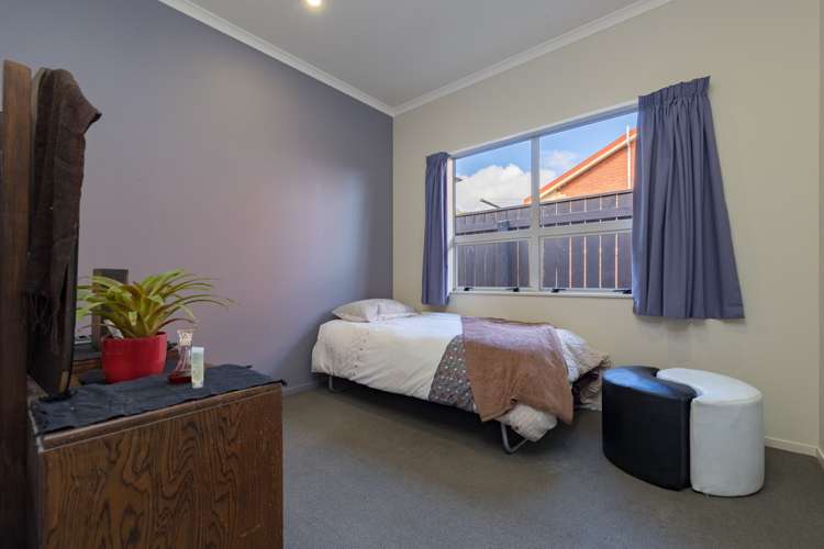 4 Silver Pine Avenue Woodridge_13