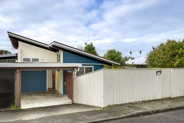 Effortless Living with Modern Flair and Bush Views