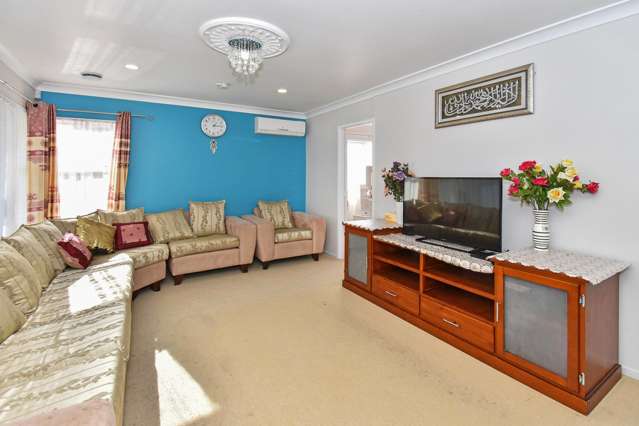 52 Shifnal Drive Randwick Park_1