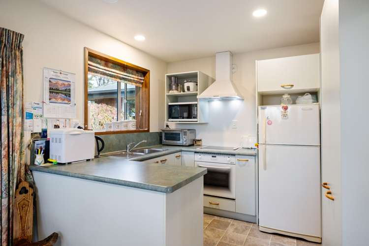 52a Charlesworth Street Woolston_8