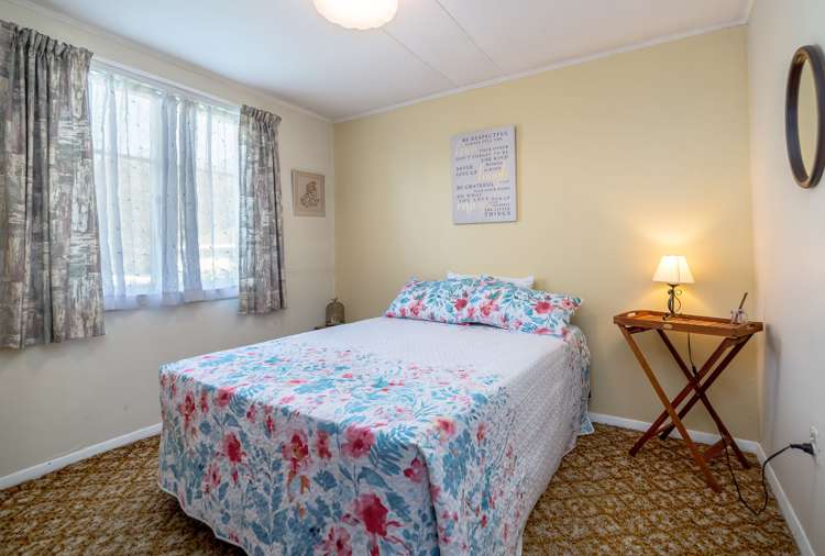 381 High Street South Carterton_9