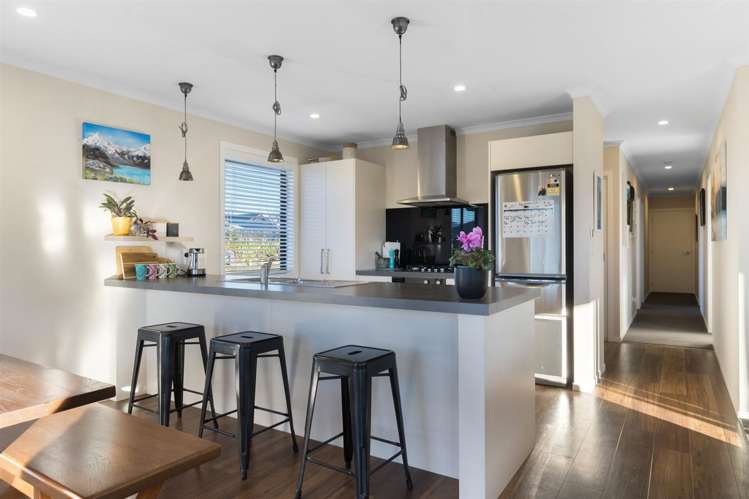 2 Kingfisher Crescent Albert Town_2