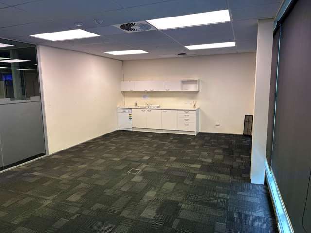 4-8 Pavilion Drive Mangere_3