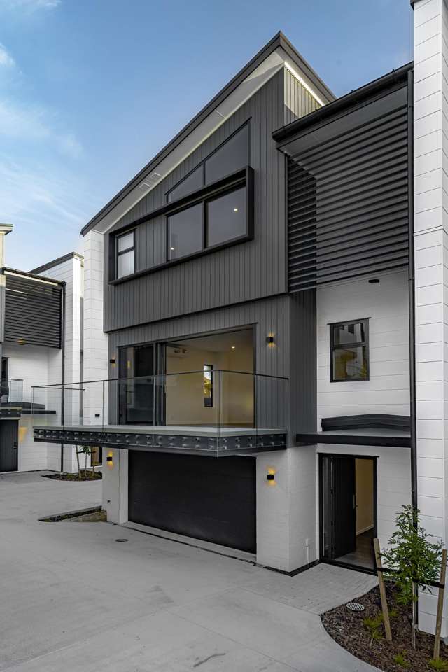 BRAND-NEW EXECUTIVE TOWNHOUSE FOR RENT