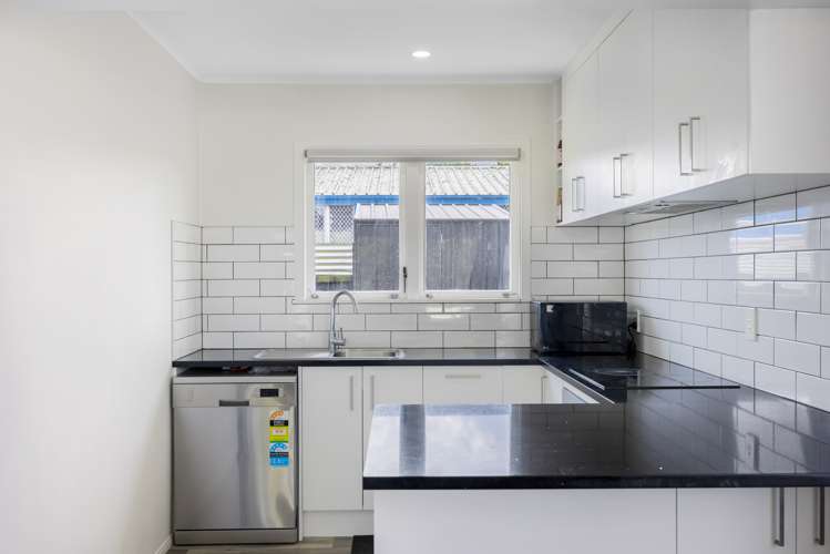 1/150 Porchester Road Papakura_4
