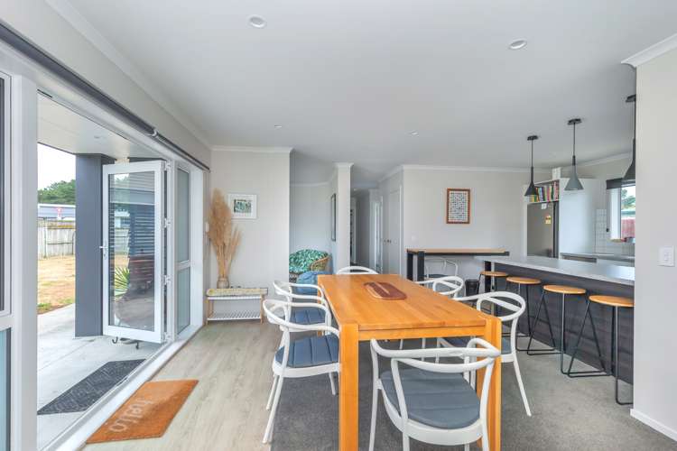 7 Sandown Avenue Himatangi Beach_5