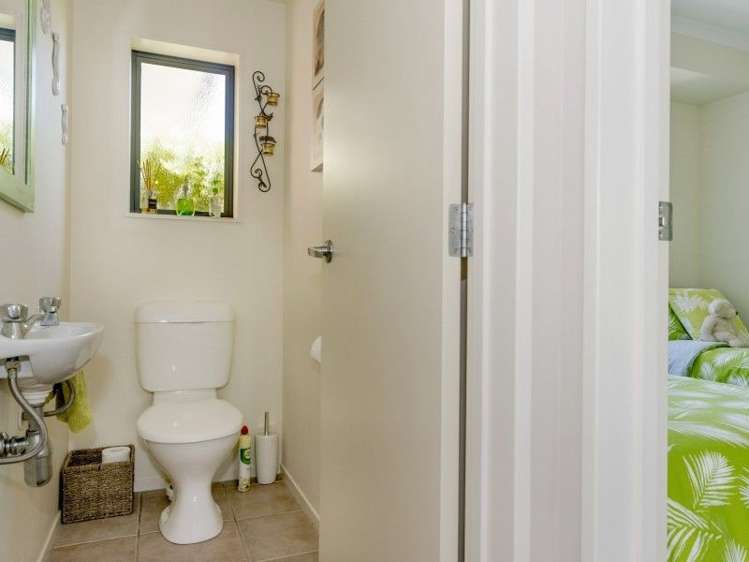 7 Joanne Street Lytton West_10