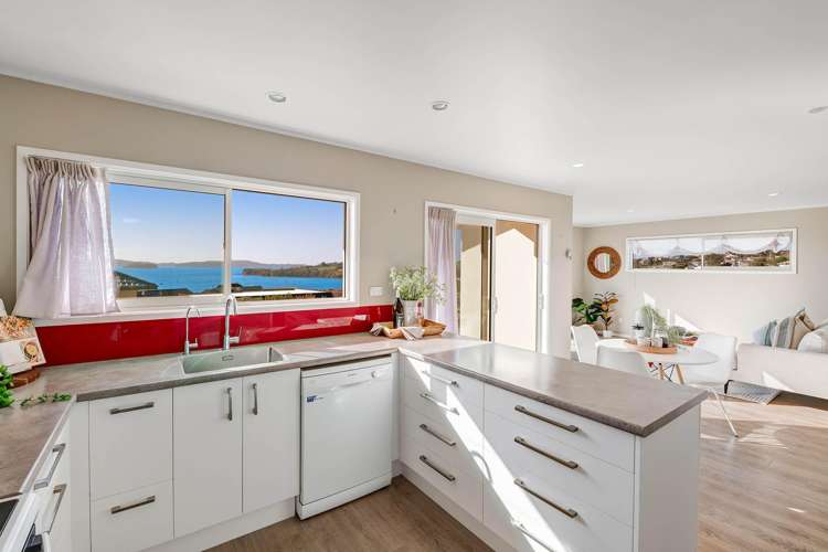 4 Mariners Grove Algies Bay_11