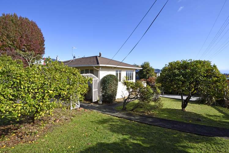 32 Maitland Avenue Stoke_15