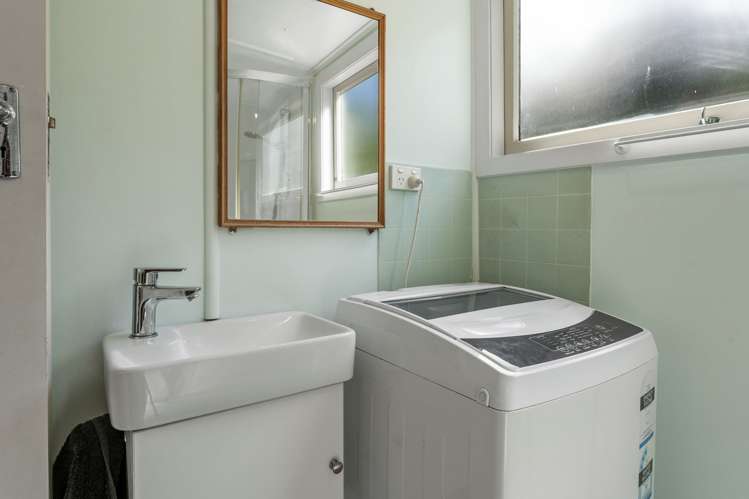 83 Leigh Road Leigh_16