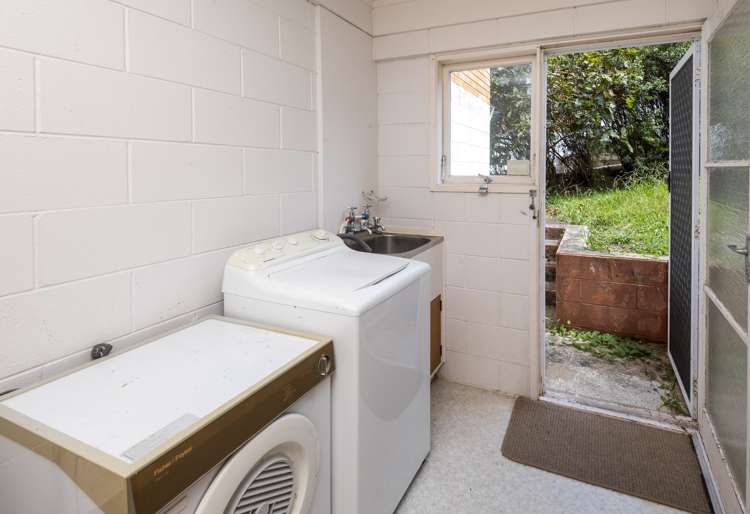 2/1 Picton Street Howick_17