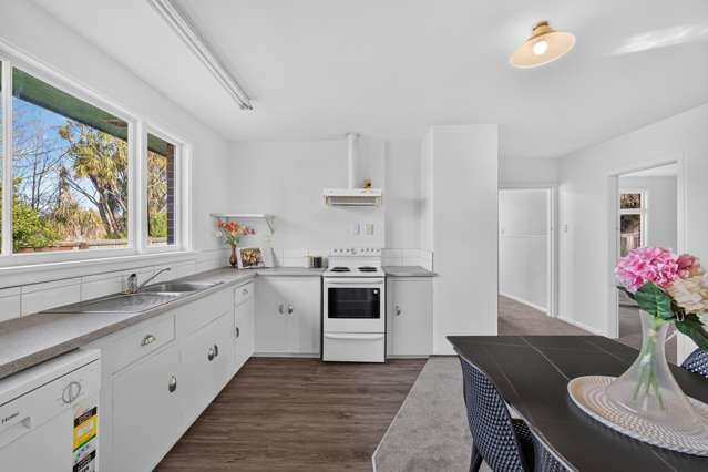 93 Gayhurst Road Dallington_2
