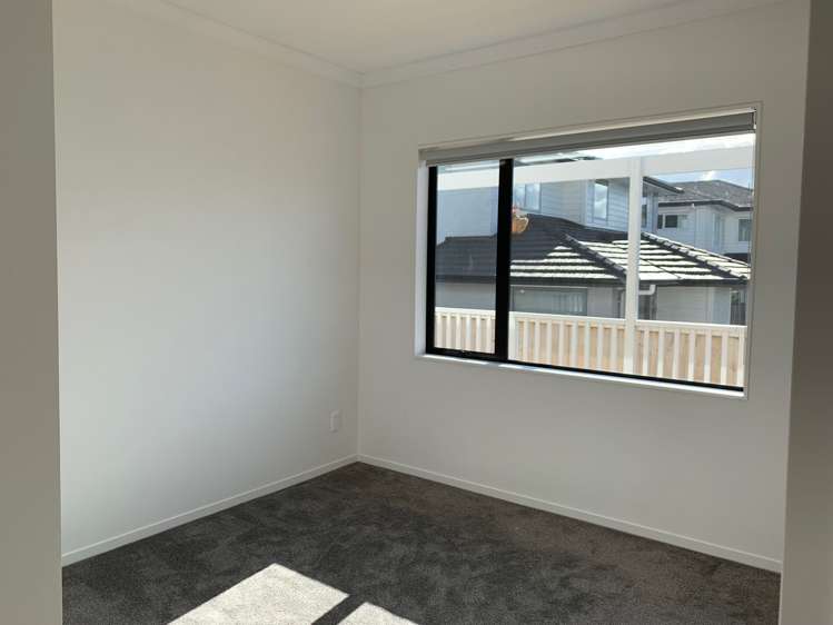 16 Horsefields Drive Flat Bush_4
