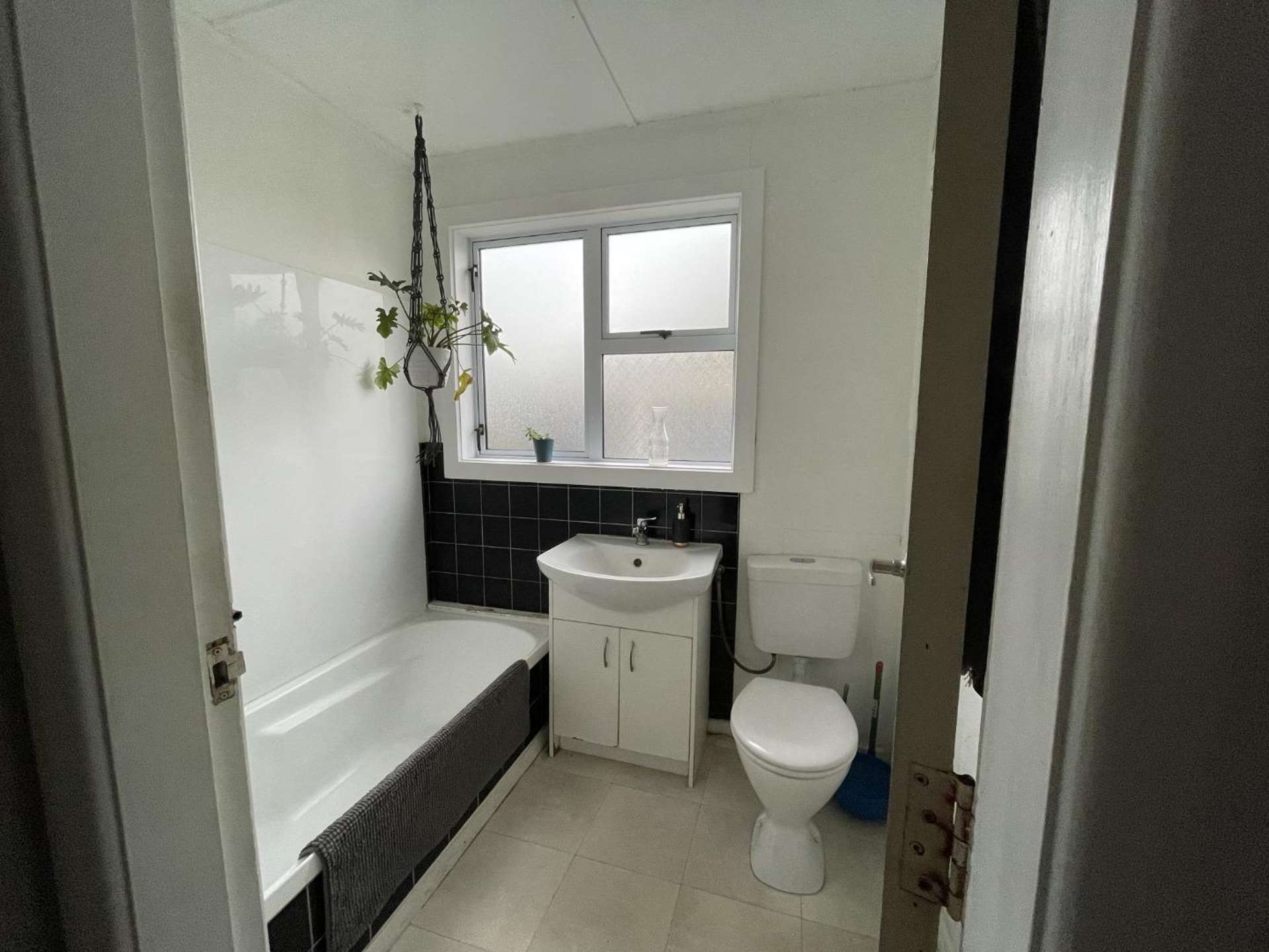 75 Clinkard Avenue 1070_0