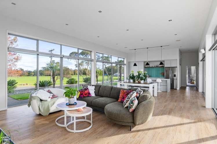 1 Charteris Rise Riverdale_2