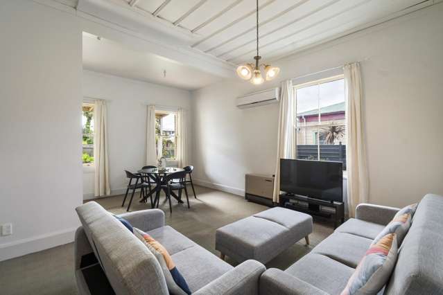 127 Linton Street West End_2