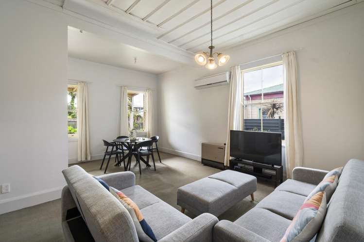 127 Linton Street West End_2