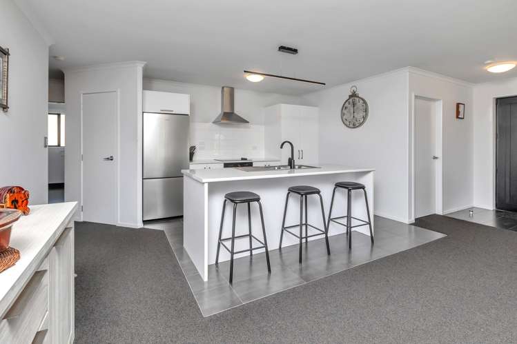 33 Ocean View Rise Ruakākā_13