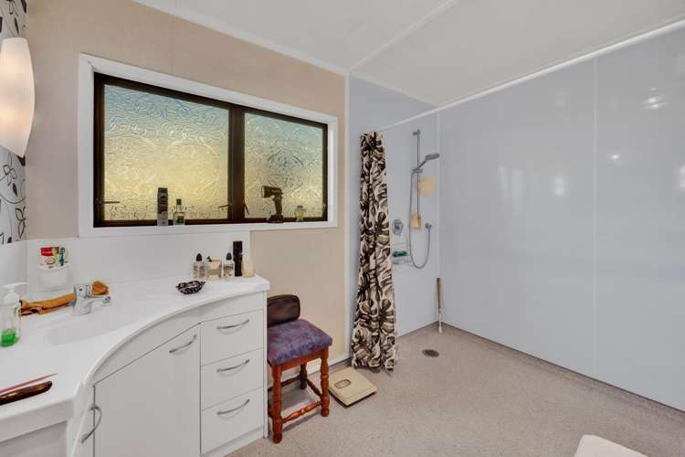 42 Swansea Road Stratford_17