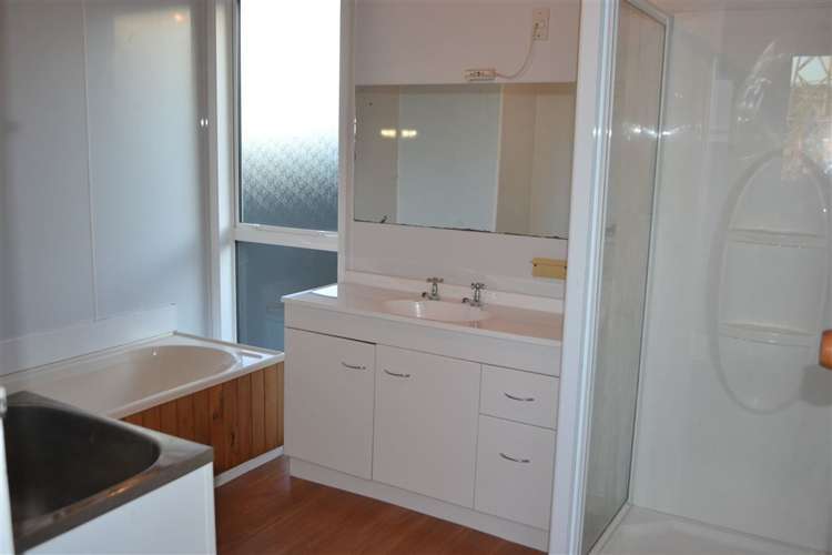 110 Racecourse Road Sockburn_11