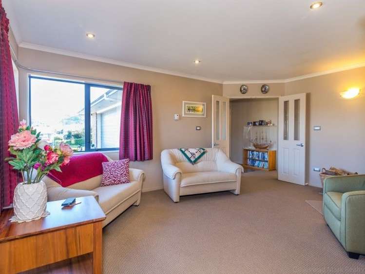 50 Percy Kinsman Crescent Riverstone Terraces_15