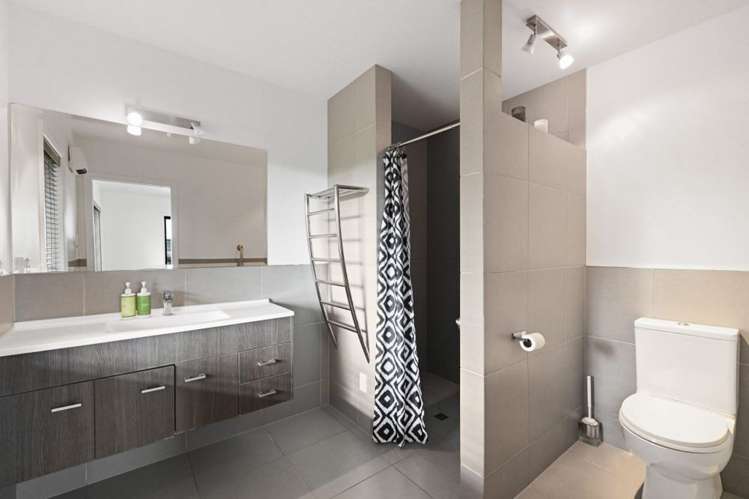 59 Racecourse Road 11373_7
