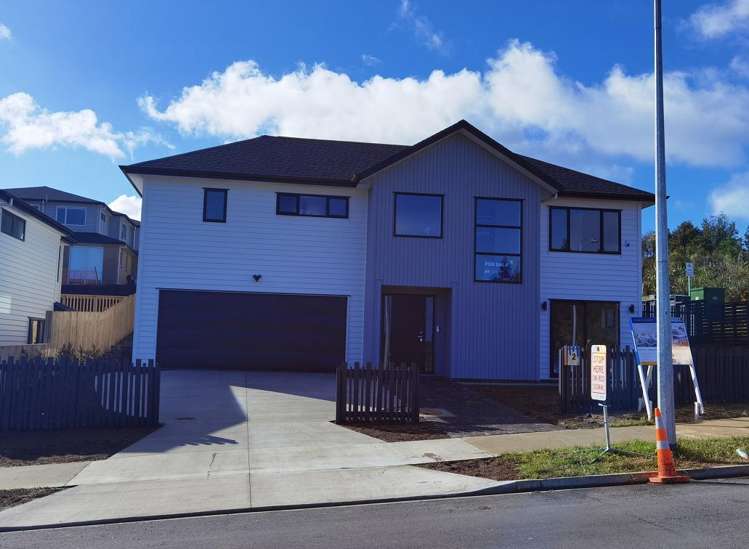 2 Celestial Crescent Orewa_17