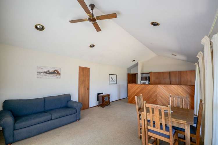 17 Settlers Hill Akaroa_18