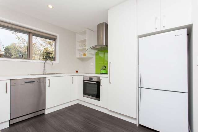 2/136 Pages Road Wainoni_3