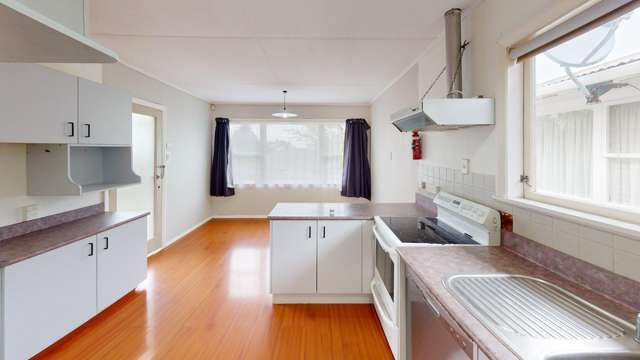 7 Abraham Crescent 10929_3