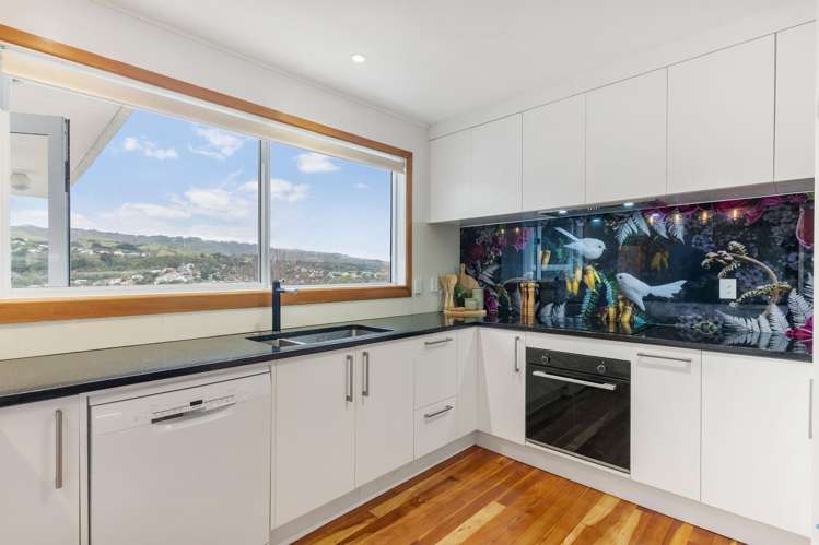 50 Davidson Crescent Tawa_11