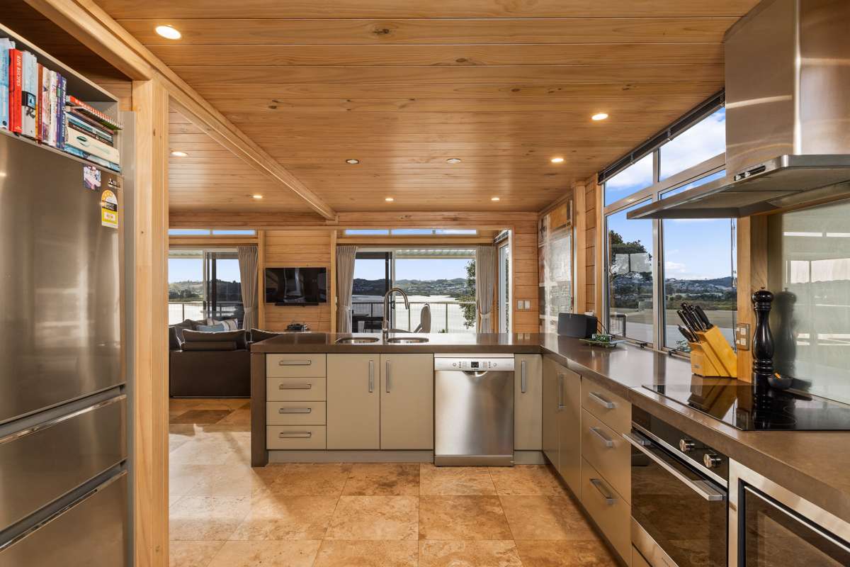 42 Pohutukawa Avenue_1