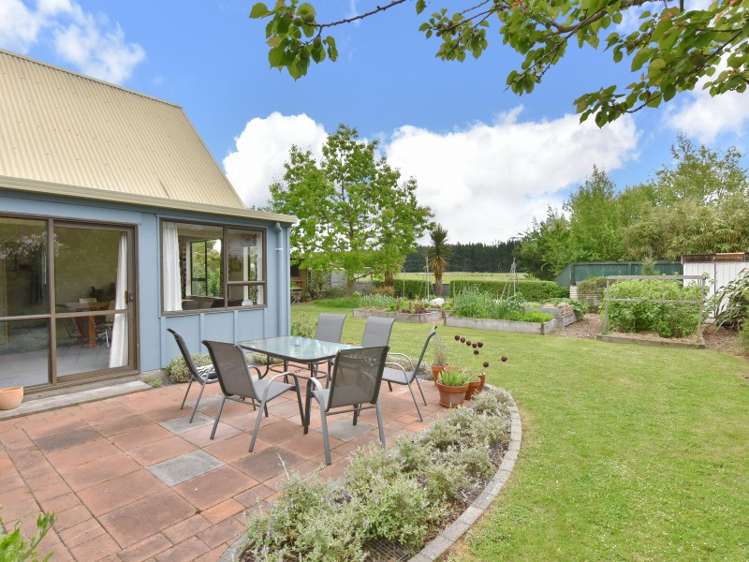 136 Kings Road Leithfield_12