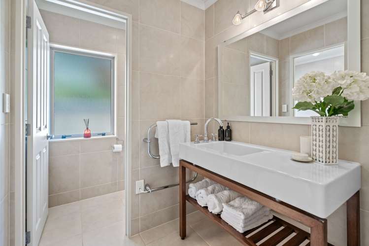 1 Catherin Servant Close Maunu_19